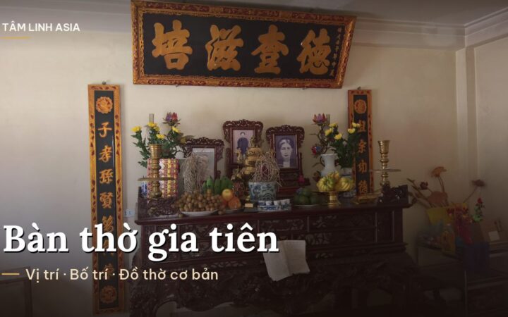 Bàn thờ gia tiên trong nhà ở Việt Nam với di ảnh, hoành phi, câu đối và hoa quả