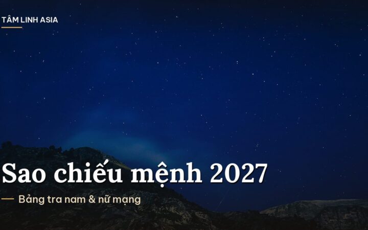 Bầu trời đêm đầy sao phía trên dãy núi