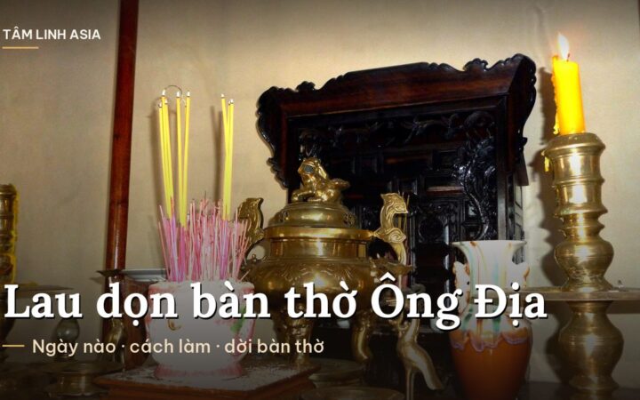 Lư hương, chân nến bằng đồng trên một ban thờ họ
