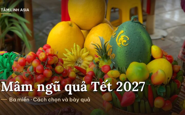Mâm hoa quả trang trí ngày Tết nhiều màu sắc, có quả khắc chữ thư pháp