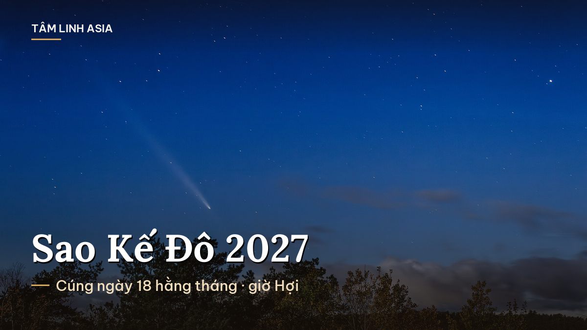 Sao chổi kéo đuôi mờ trên bầu trời lúc chạng vạng