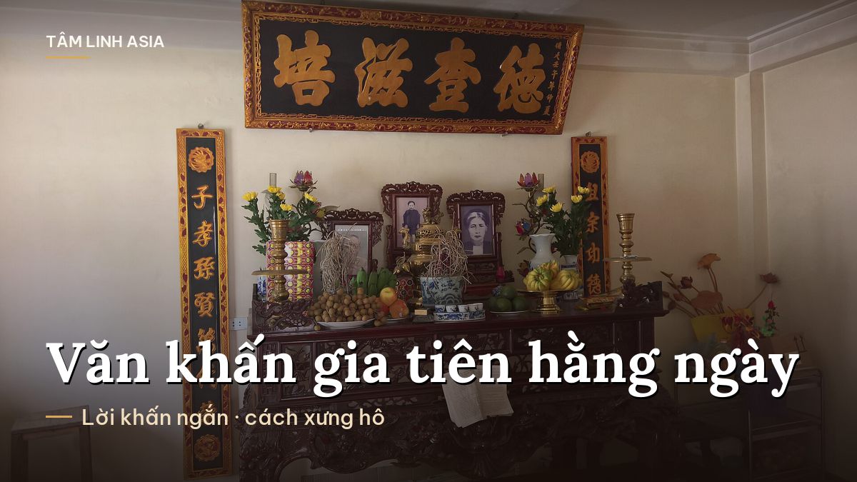 Bàn thờ gia tiên có hoành phi, câu đối và ảnh thờ trong nhà