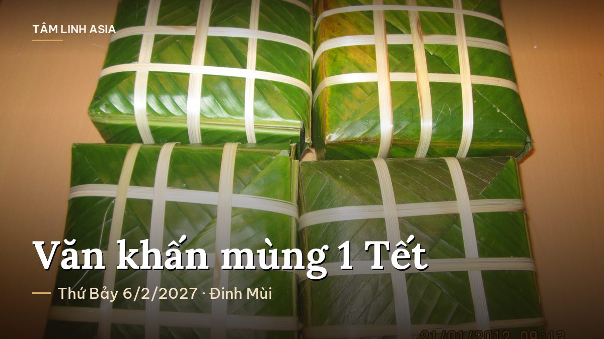 Những chiếc bánh chưng vuông gói lá dong, buộc lạt